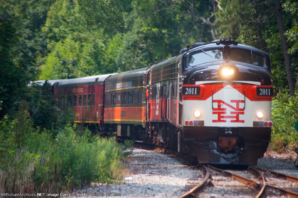 MC 2011 brings the Second railfan special through Yarmouth Station